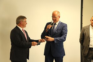 Es ist geschafft: das Oberstufengeb&auml;ude des Humboldt-Gymnasiums wurde heute Nachmittag offiziell seiner Bestimmung &uuml;bergeben