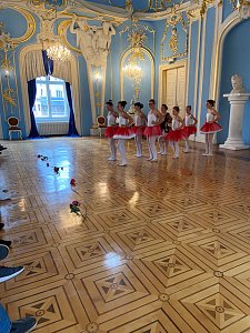 Die Eleven des Tanzstudio Radeva konnten am Denkmaltag gleich an zwei Orten auftreten
