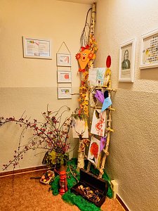 Mit sch&ouml;n geschnitzten K&uuml;rbissen startet man am Domschl&ouml;sschen in den Herbst
