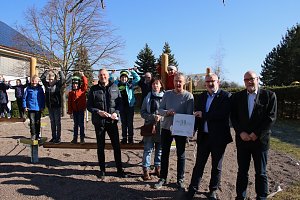 &Uuml;bergabe neuer Spielger&auml;te an der Petermann-Schule in Bleicherode
