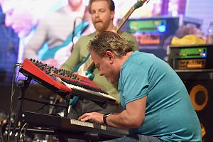 Eröffnung des 22 Plus Jazzfrühlings mit Frank Gambale