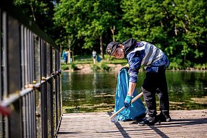 Aufr&auml;um-Aktion der Humbolt-Sch&uuml;ler im Stadtpark