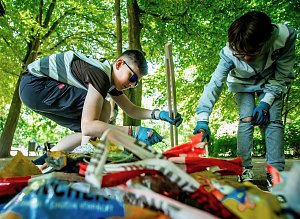 Aufr&auml;um-Aktion der Humbolt-Sch&uuml;ler im Stadtpark