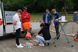An der Lessing-Schule wurde gestern die dritte Runde des "Tags in der Praxis" mit einer Berufsmesse eingel&auml;utett