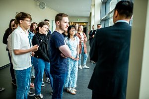 US General Konsul Ken Toko zu Gast am Humboldt-Gymnasium