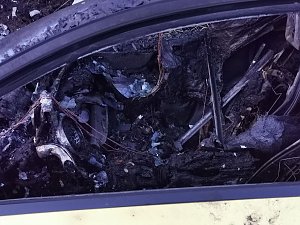 Drei Verletzte und ein ausgebranntes Fahrzeug - das ist die Bilanz nach einem Unfall bei Gro&szlig;lohra
