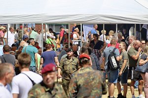 Tag der "Offenen T&uuml;r" auf dem Gel&auml;nde der Kyffh&auml;user Kaserne zwischen Bad Frankenhausen und Seehausen 