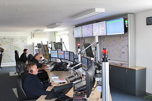 Einblicke in die Leitstelle der Landkreise Nordhausen und Kyffh&auml;user auf dem Gel&auml;nde des S&uuml;dharz Klinikums