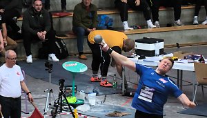 Peter Blei beim Kugelsto&szlig; Indoor