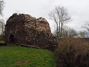 Fr&uuml;hlingsspuren auf dem Weg zur Ebersburg