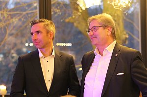Kyffh&auml;user Sportlergala 2020/2022 - v.l. Vorstandschef der Kyffh&auml;user Sparkasse Rene&acute; Leipnitz, Erste Beigeordnete des Kyffh&auml;userkreises Raimund Scheja (CDU) 