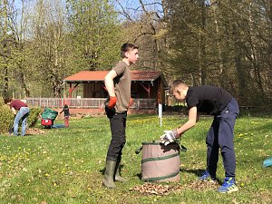 Arbeitseinsatz im Neust&auml;dter Waldbad