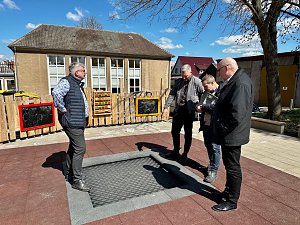 Vertreterinnen des Th&uuml;ringer Ministeriums f&uuml;r Bildung, Jugend und Sport haben sich jetzt vor Ort ein Bild der umgesetzten F&ouml;rdervorhaben im Ganztagesprogramm in Grundschulen gemacht.