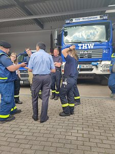 Retter und Helfer im Austausch - der Katastrophenschutz war zu Gast beim Technischen Hilfswerk