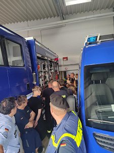 Retter und Helfer im Austausch - der Katastrophenschutz war zu Gast beim Technischen Hilfswerk
