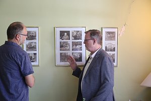 Bodo Ramelwo zu Besuch im Park Hohenrode