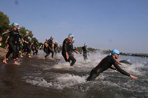 Die ersten Wettk&auml;mpfe beim Scheunenhof-Triathlon