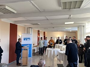 Feierstunde zum ersten Spatenstich f&uuml;r einen Bolzplatz