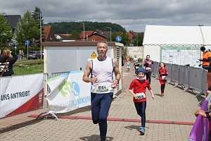 Auf der Zielgerade beim 11. Harztorlauf