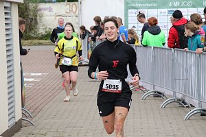 Auf der Zielgerade beim 11. Harztorlauf