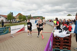 Auf der Zielgerade beim 11. Harztorlauf