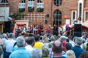 Coverband UDOpie begeistert in der Traditionsbrennerei