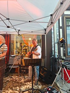 HOFGANG kehrte am vergangenen Wochenende auf die B&uuml;hne zur&uuml;ck und spielte beim Jazzclub in der Kurzen Meile