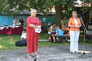 Frauen feierten