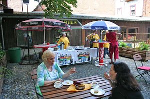 Frauen feierten