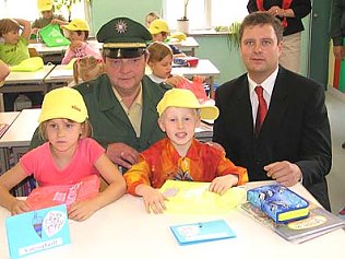 Bild: Sicher zur Schule � sicher nach Hause