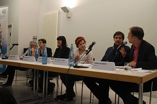 Bild: Das Podium zum "Kultursalon" war gut durchmischt