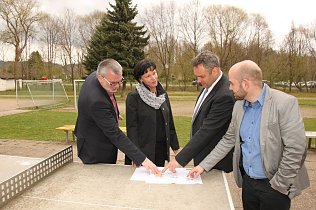 Bild: Die Abstimmungen zur Gestaltung der Ellricher Au&szlig;ensportanlage mit dem Land