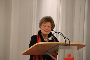 Bild: Gisela Hartmann fasste zusammen was im letzten Jahr im Park alles geschafft wurde