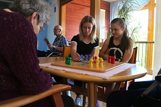 Bild: Bei 36 Einrichtungen konnten heute Sch&uuml;lerinnen und Sch&uuml;ler Ehrenamtliches Arbeiten kennen lernen