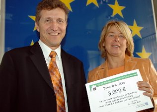 Bild: Geld f&uuml;r Anne Frank