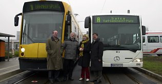 Bild: Busse auf die Schiene
