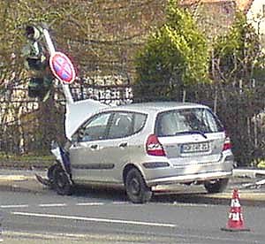 Bild: Crash in der Stolbergerstra&szlig;e