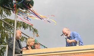 Bild: Die Krone schwebt