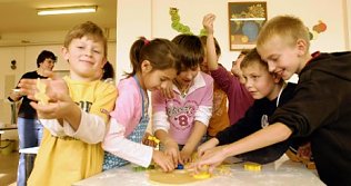 Bild: Kinder retten Weihnachtsmarkt