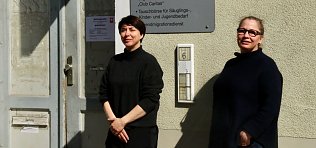 Bild: Steffi Mayer und Kathrin Meinert sind weiter im Einsatz