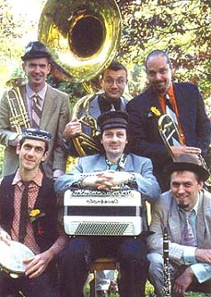 Nasenb&auml;ren unterwegs (Foto: nnz)