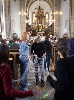 Fische im Netz (Foto: Autoren)