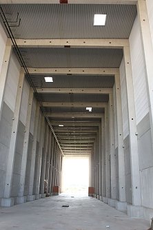 24 Meter hoch ist das Hochregallager (Foto: nnz)