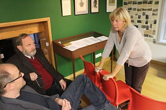 Die ehemalige Oberb&uuml;rgermeisterin Barbara Rinke sprach zusammen mit Dr.Kuhlbrodt &uuml;ber Oskar Cohn (Foto: Angelo Glashagel)