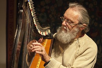 Myrdhin, der Wallisische Name f&uuml;r Merlin, wird am Samstag die Kl&auml;nge seiner Heimat im Tabakspeicher erklingen lassen (Foto: Kulturbund f&uuml;r Europa e.V.)