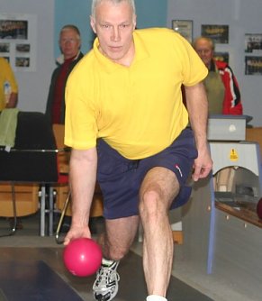 Mit seiner Tagesbestleistung von 425 Holz hat Manfred Glandien die NSV-M&auml;nner noch zum denkbar knappen Sieg &uuml;ber die Frauen gef&uuml;hrt. (Foto: Uwe Tittel)