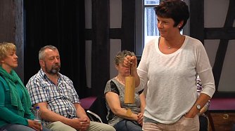 Zwischendrin schl&auml;gt Sabine Schr&ouml;der auch ruhigere T&ouml;ne an (Foto: Angelo Glashagel)