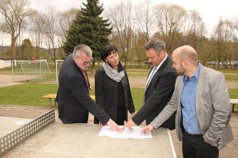 Die Abstimmungen zur Gestaltung der Ellricher Au&szlig;ensportanlage mit dem Land (Foto: Jessica Pieper)
