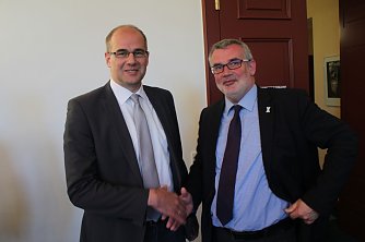 Heute Kontrahenten, morgen Kollegen: Matthias Jendricke wird im Landratsamt der Vorgesetzte Stefan N&uuml;&szlig;les sein  (Foto: Angelo Glashagel)