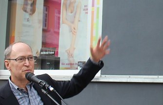 Hermann Bacharachs Nachkomme, Paul Growald, haben die Stolpersteine dazu inspiriert eine &auml;hnliche Gedenkkultur auch in seiner Heimat den USA zu erm&ouml;glichen (Foto: Angelo Glashagel)